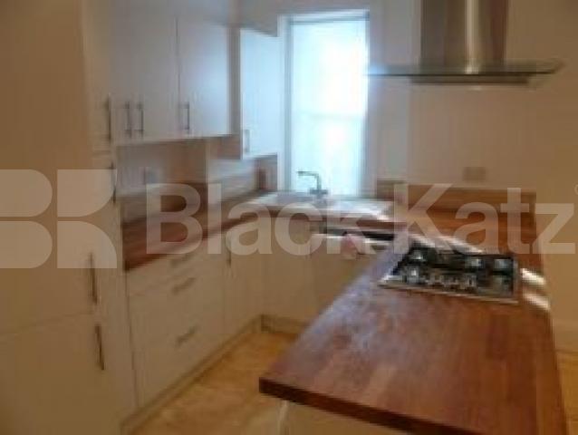 			LET, 1 Bedroom, 1 bath, 1 reception Ground Floor Flat			 Crescent Road, Crouch End